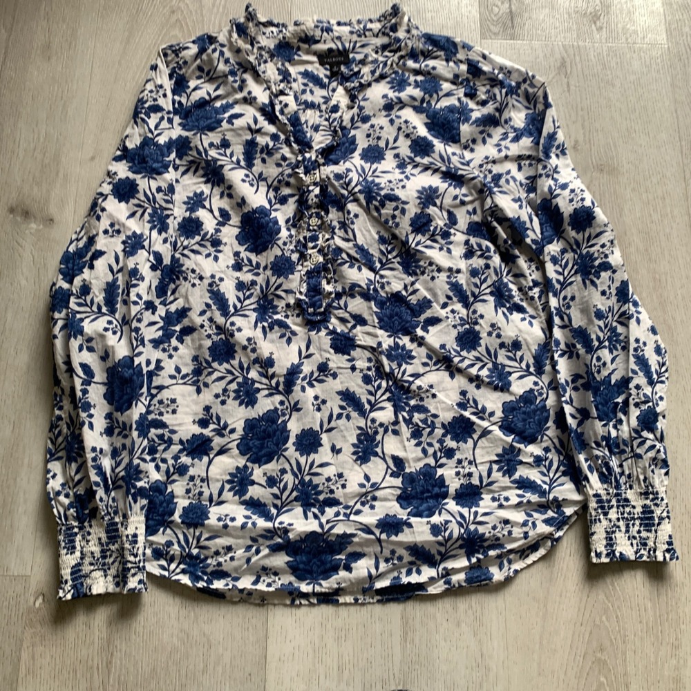 Talbots Women Blue‎ White Floral Ruffle Neck Smocked Cuff Blouse Top Small